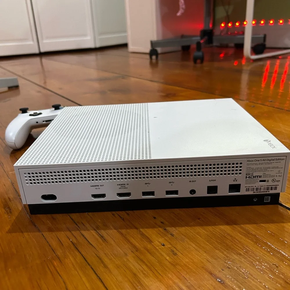 White Xbox Console + Controller